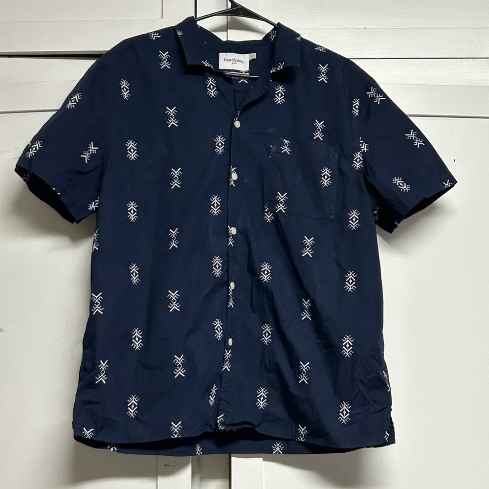 Goodfellow & Co Navy Short-Sleeve Camp Shirt with White Geo Motif